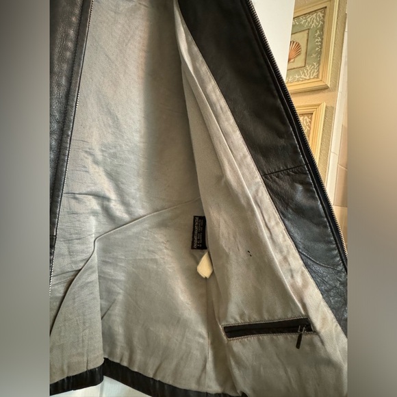 ❌❌SOLD❌❌ Wilsons Black Leather Jacket | Size M - Picture 6 of 6